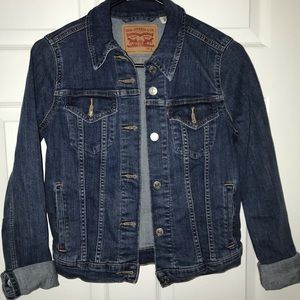 LEVI’S JEAN JACKET